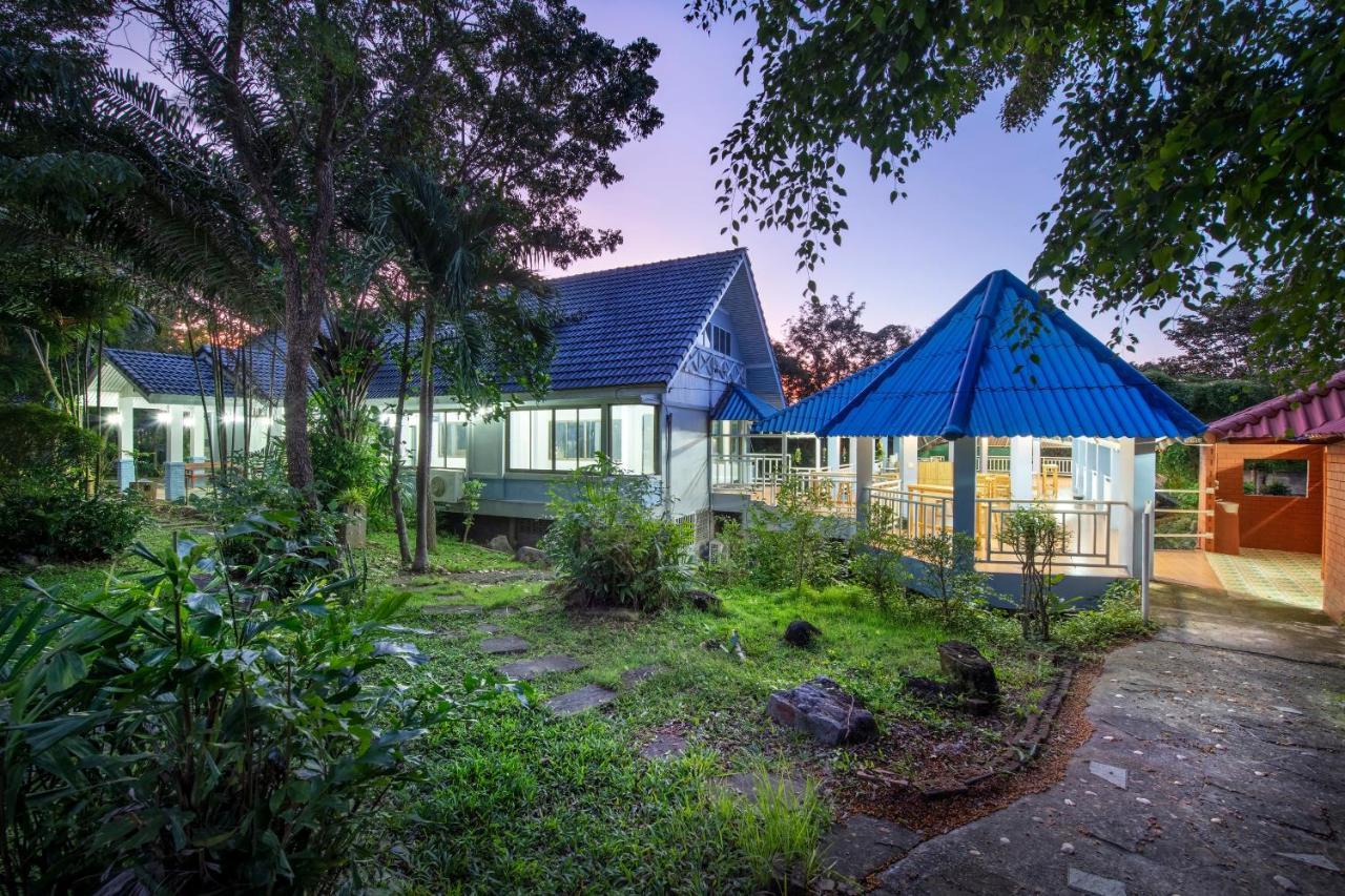 Ivy Cottage By Qiu Muak Lek Kültér fotó